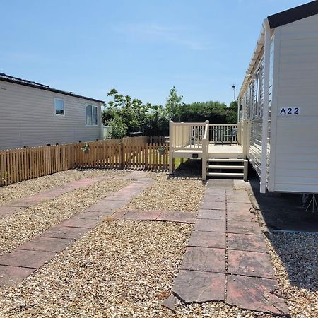 A22 Unity Beach Holiday Resort Unity Brean Sleeps 8 People 3 Bedrooms 1 Pet Stays Free Berrow Exterior foto